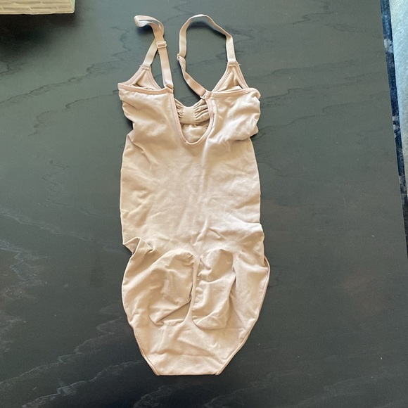 NWOT SEAMLESS SCULPT BRIEF BODYSUIT SIENNA - Picture 3 of 3